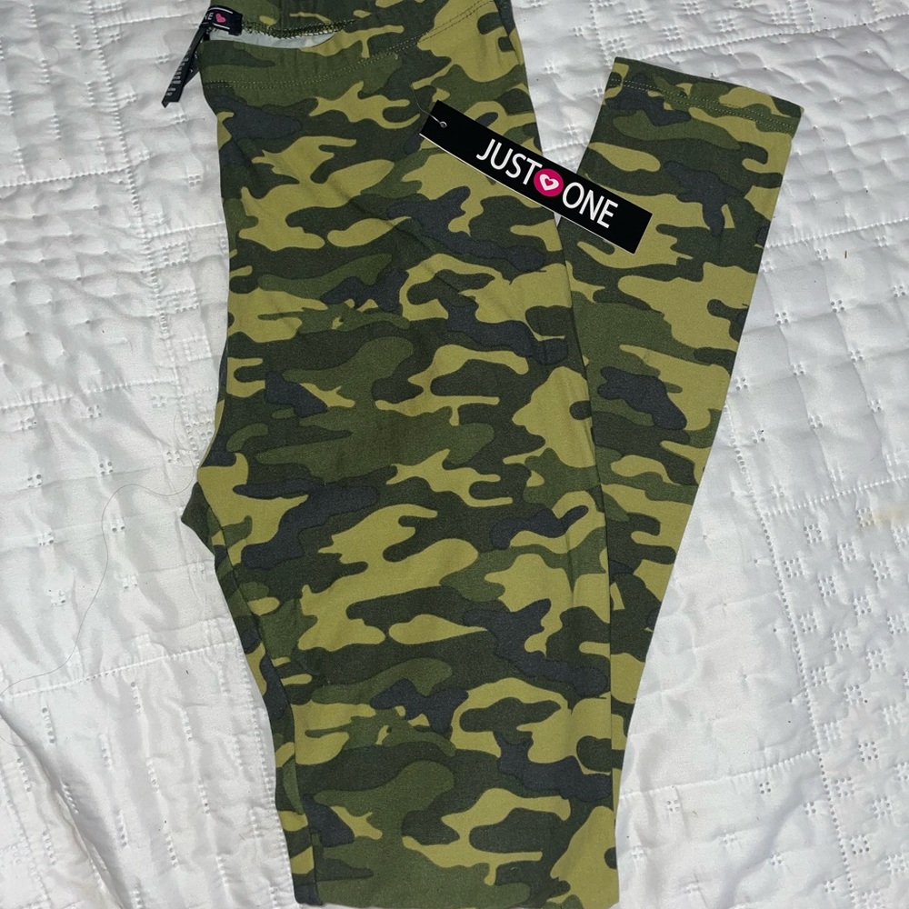 Camo leggings